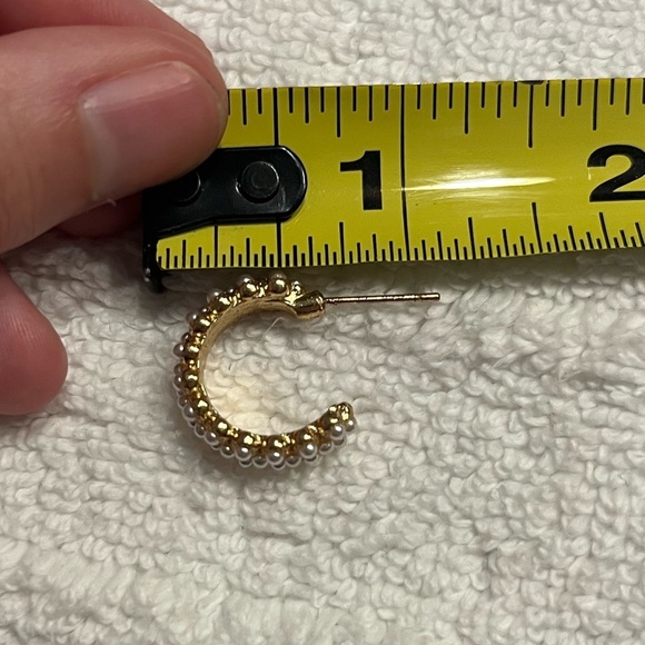 Hoop pearl earrings. Gold-tone - Picture 4 of 4